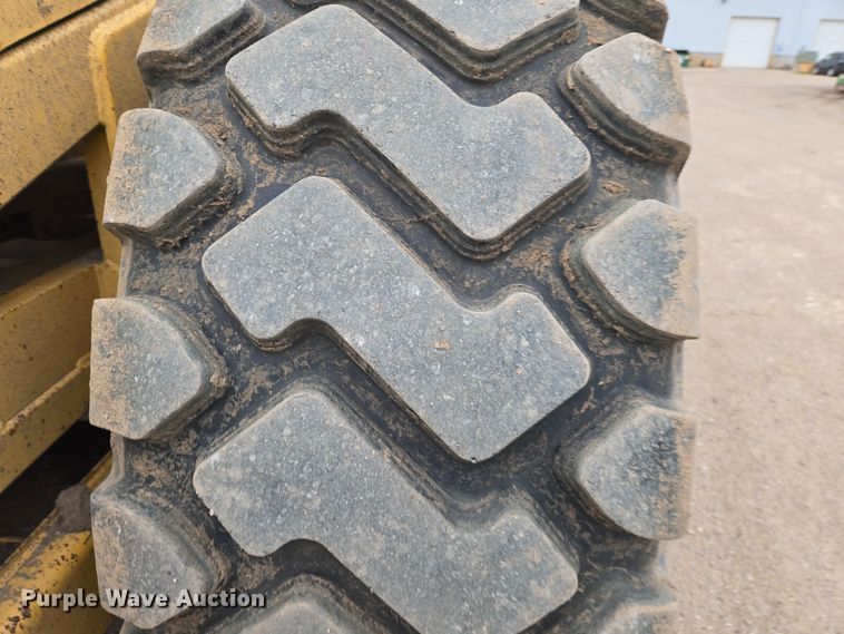 image for item EO0637 1994 John Deere 762B elevating scraper