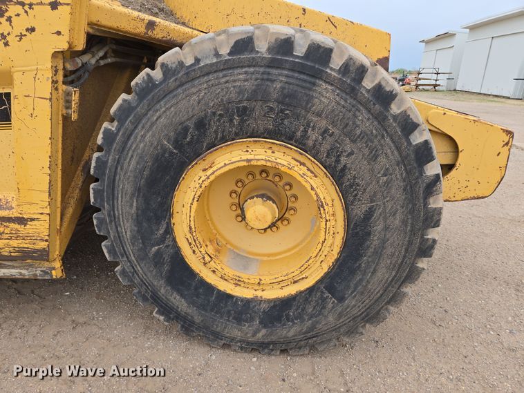 image for item EO0637 1994 John Deere 762B elevating scraper