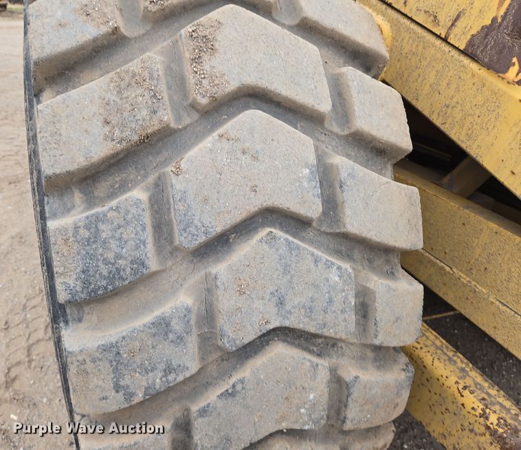 image for item EO0637 1994 John Deere 762B elevating scraper