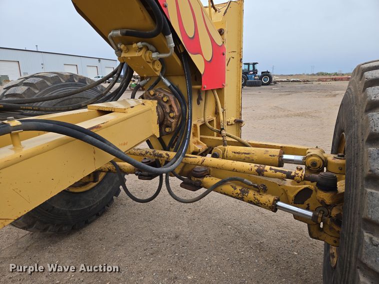 image for item EO0638 1997 Caterpillar 14H motor grader