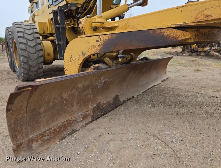image for item EO0638 1997 Caterpillar 14H motor grader