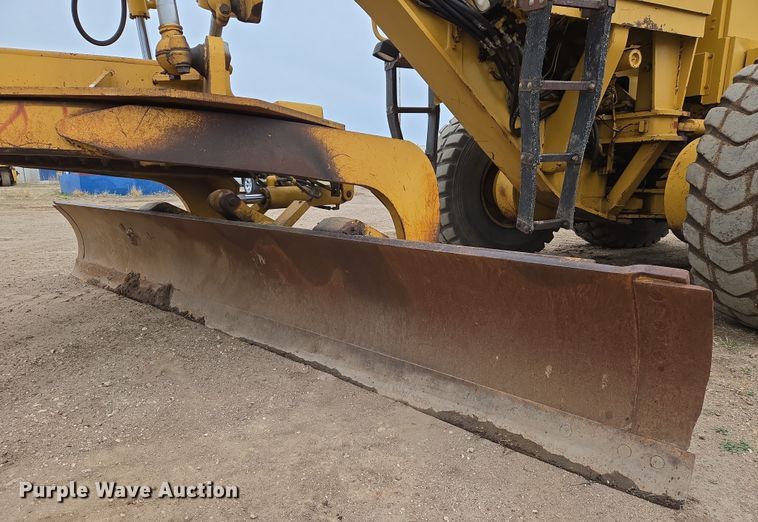 image for item EO0638 1997 Caterpillar 14H motor grader