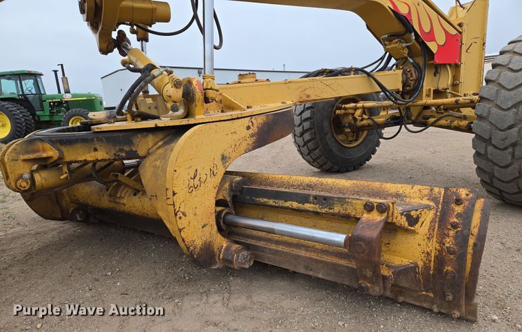 image for item EO0638 1997 Caterpillar 14H motor grader