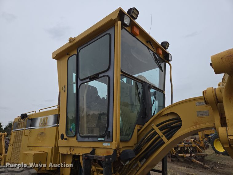 image for item EO0638 1997 Caterpillar 14H motor grader
