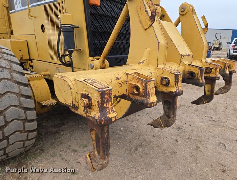 image for item EO0638 1997 Caterpillar 14H motor grader
