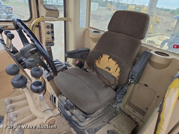 image for item EO0638 1997 Caterpillar 14H motor grader