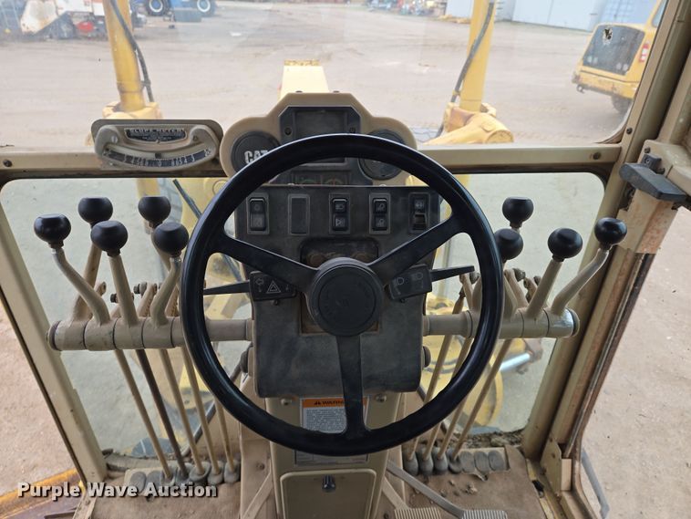 image for item EO0638 1997 Caterpillar 14H motor grader