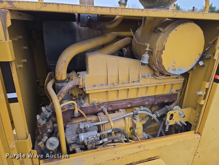 image for item EO0638 1997 Caterpillar 14H motor grader