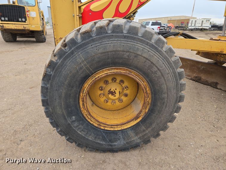 image for item EO0638 1997 Caterpillar 14H motor grader