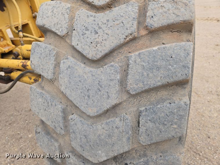 image for item EO0638 1997 Caterpillar 14H motor grader