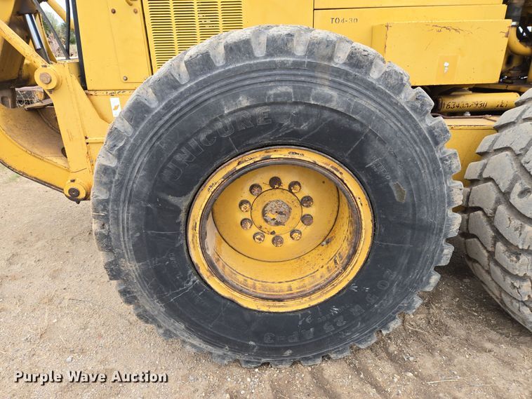 image for item EO0638 1997 Caterpillar 14H motor grader