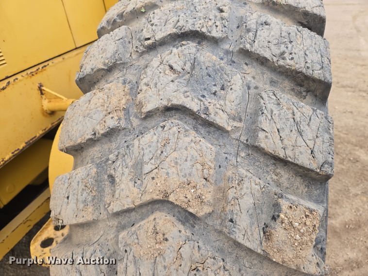 image for item EO0638 1997 Caterpillar 14H motor grader