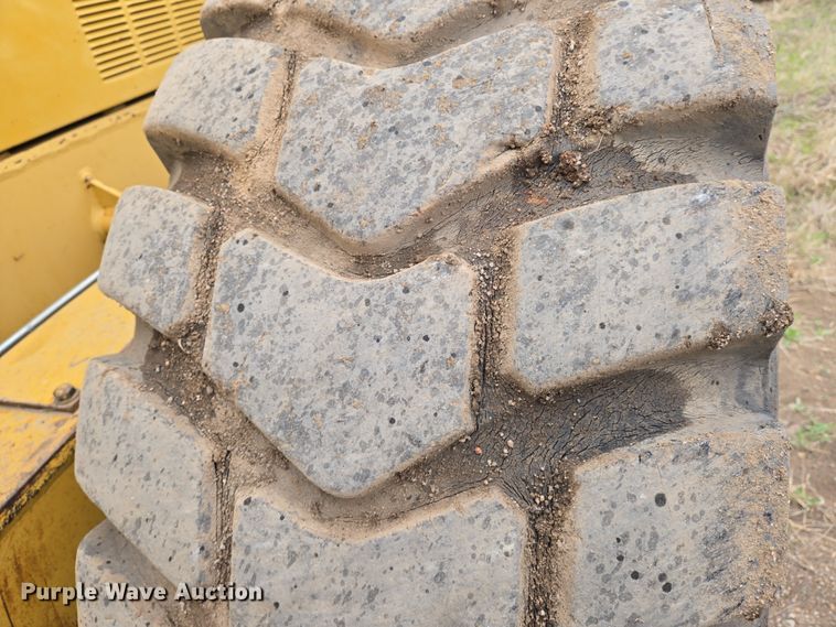 image for item EO0638 1997 Caterpillar 14H motor grader