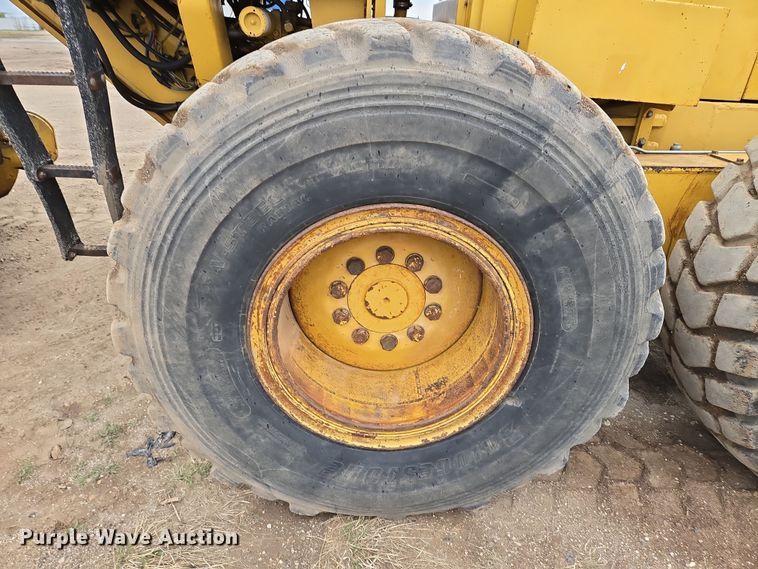 image for item EO0638 1997 Caterpillar 14H motor grader