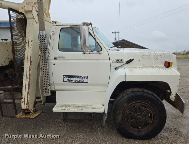 image for item EO0648 1990 Ford F900 crane truck