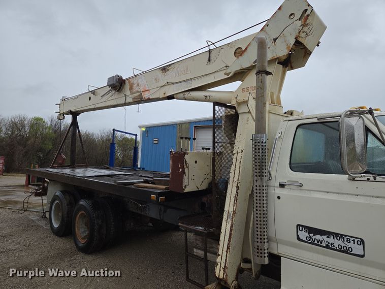 image for item EO0648 1990 Ford F900 crane truck