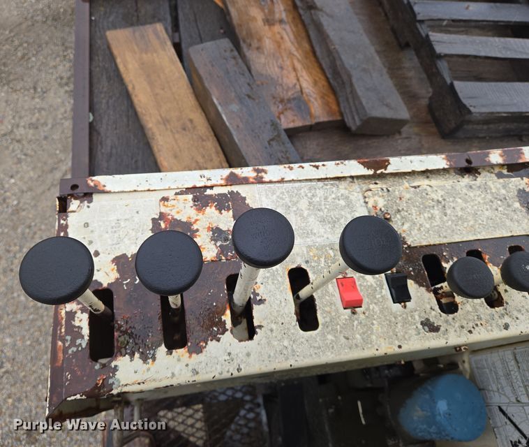 image for item EO0648 1990 Ford F900 crane truck