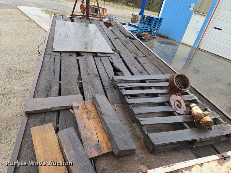 image for item EO0648 1990 Ford F900 crane truck