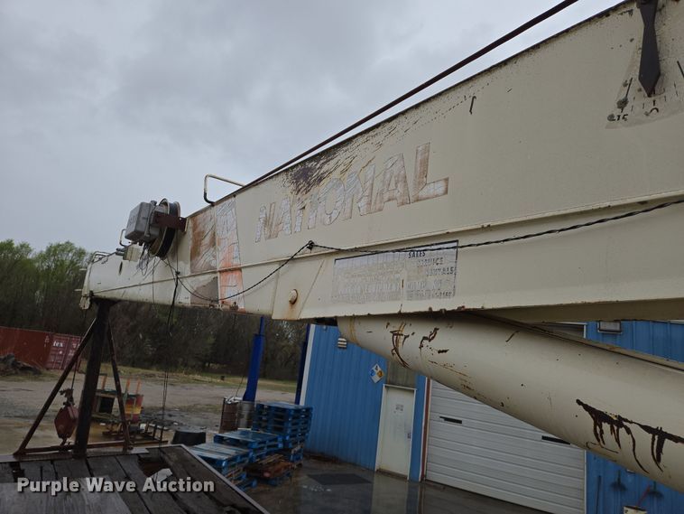 image for item EO0648 1990 Ford F900 crane truck