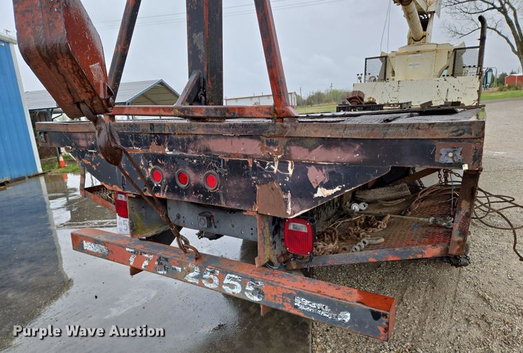 image for item EO0648 1990 Ford F900 crane truck