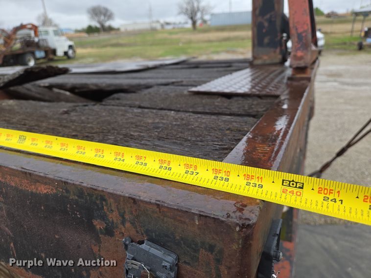 image for item EO0648 1990 Ford F900 crane truck