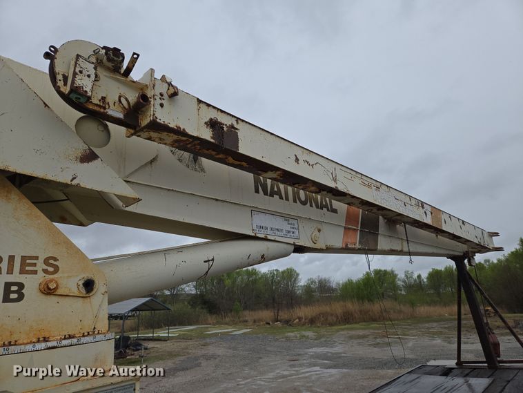 image for item EO0648 1990 Ford F900 crane truck