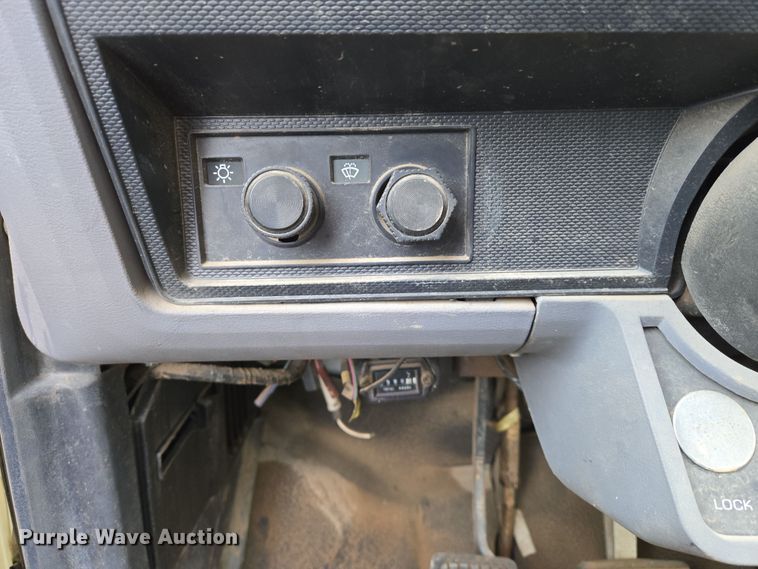 image for item EO0648 1990 Ford F900 crane truck