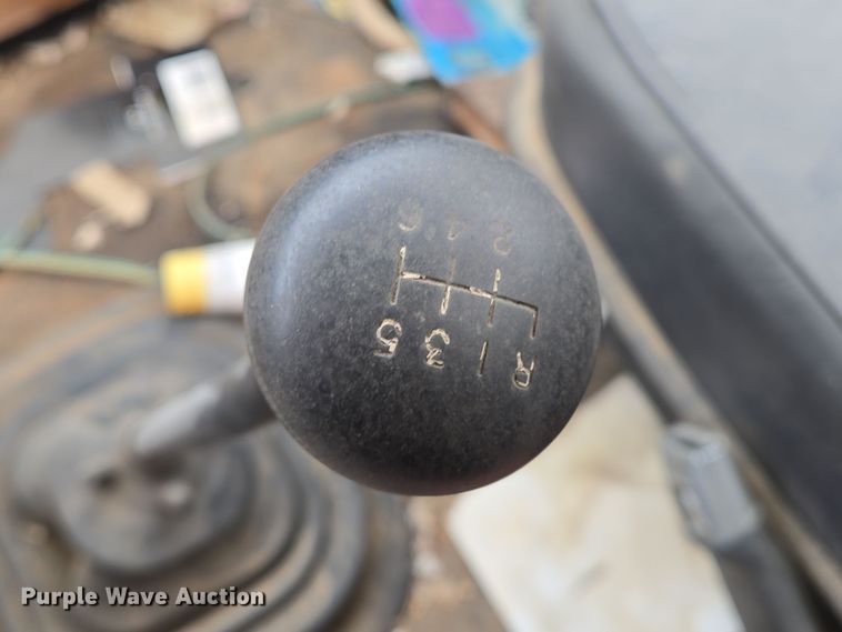 image for item EO0648 1990 Ford F900 crane truck