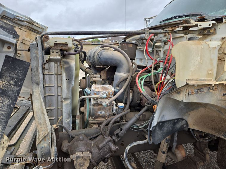 image for item EO0648 1990 Ford F900 crane truck