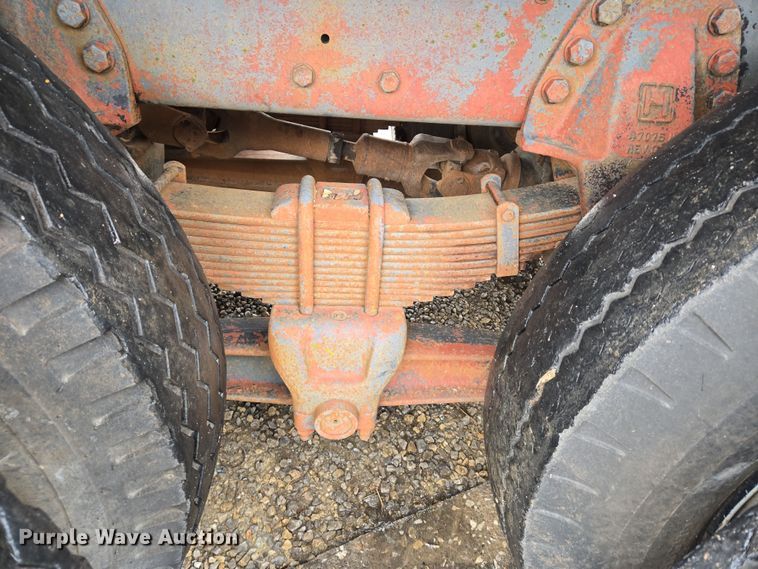 image for item EO0648 1990 Ford F900 crane truck