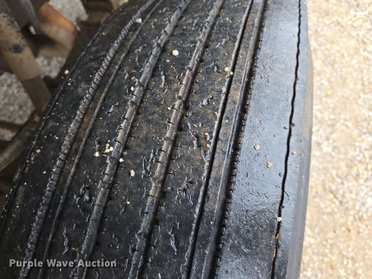 image for item EO0648 1990 Ford F900 crane truck