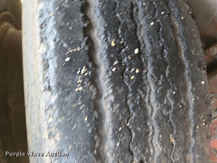 image for item EO0648 1990 Ford F900 crane truck