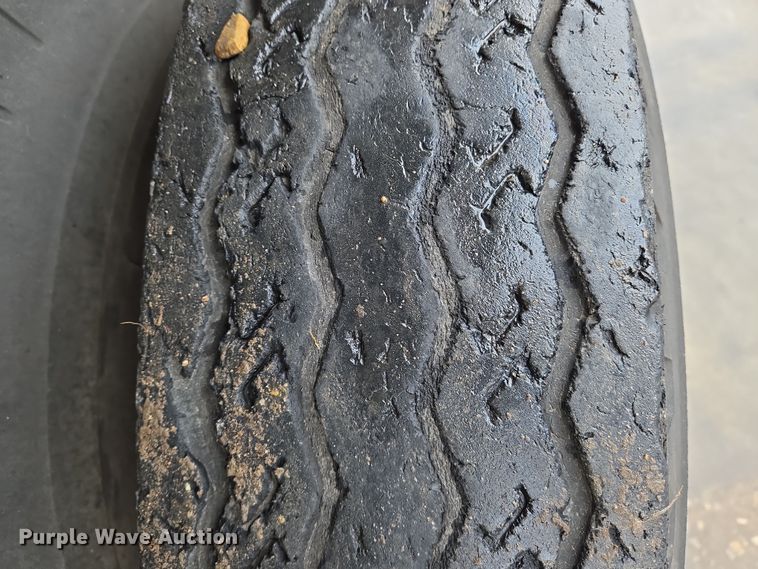 image for item EO0648 1990 Ford F900 crane truck