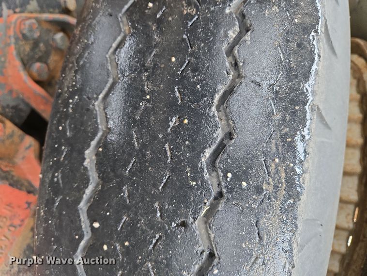 image for item EO0648 1990 Ford F900 crane truck