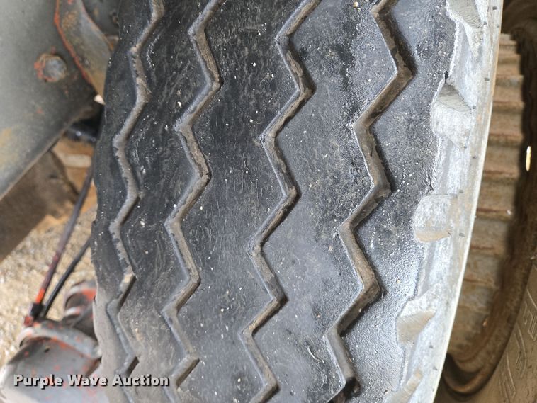 image for item EO0648 1990 Ford F900 crane truck