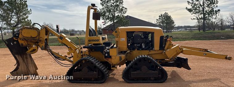 image for item EQ1230 2007 Vermeer RTX1250 cable plow