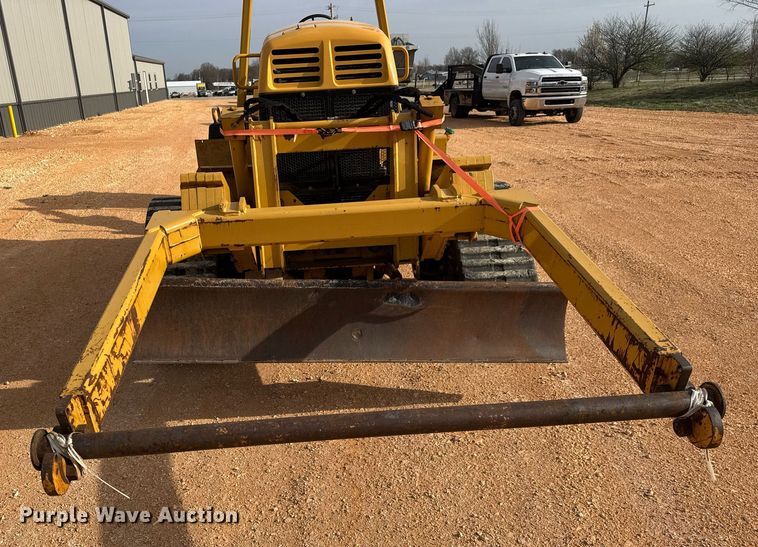 image for item EQ1230 2007 Vermeer RTX1250 cable plow