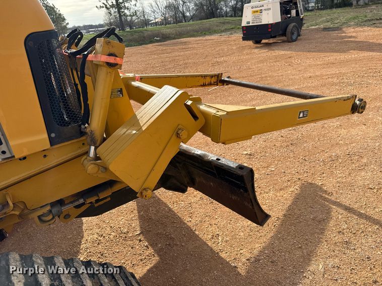 image for item EQ1230 2007 Vermeer RTX1250 cable plow