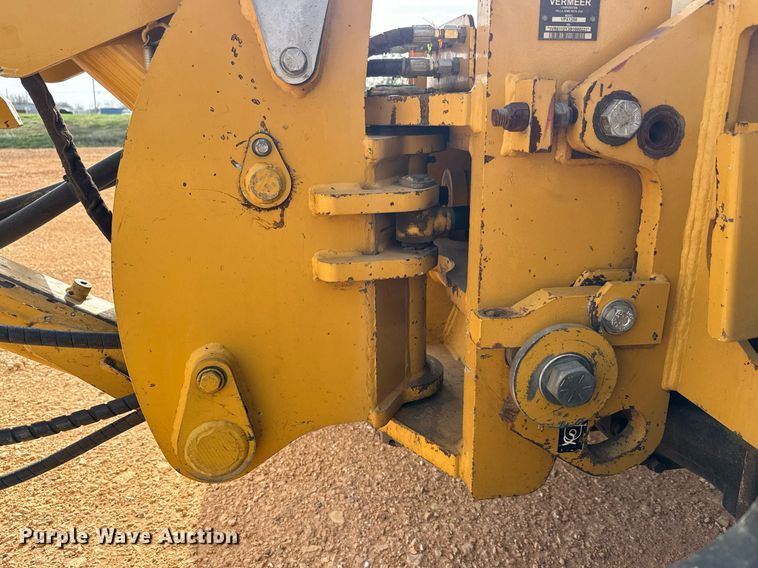image for item EQ1230 2007 Vermeer RTX1250 cable plow