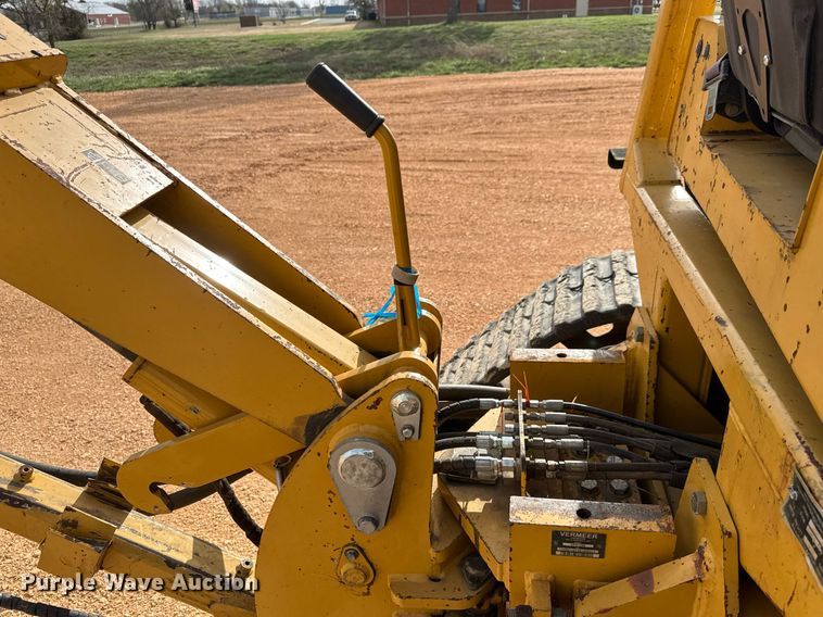 image for item EQ1230 2007 Vermeer RTX1250 cable plow