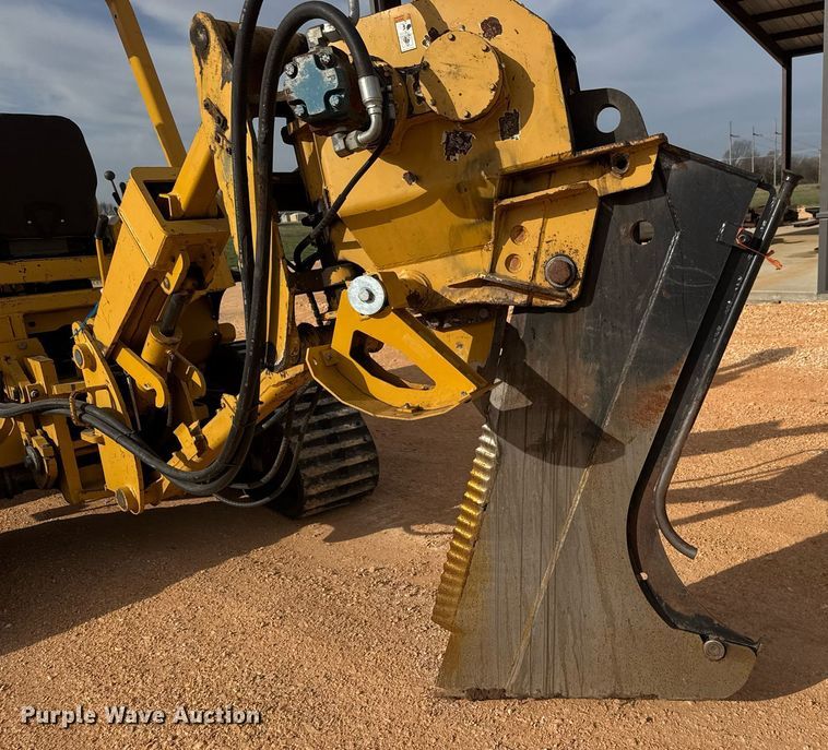 image for item EQ1230 2007 Vermeer RTX1250 cable plow