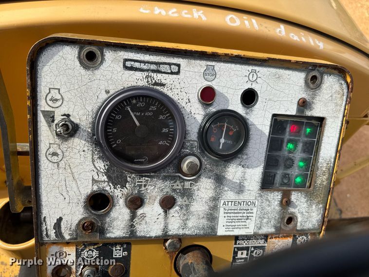 image for item EQ1230 2007 Vermeer RTX1250 cable plow