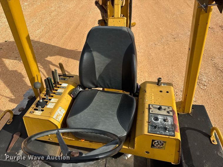 image for item EQ1230 2007 Vermeer RTX1250 cable plow