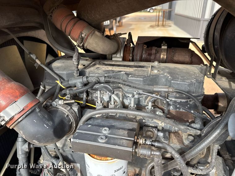 image for item EQ1230 2007 Vermeer RTX1250 cable plow