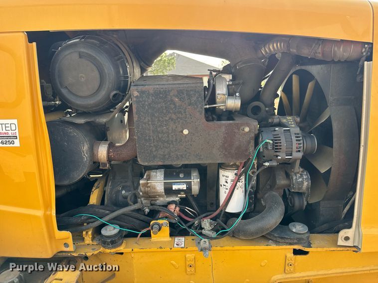 image for item EQ1230 2007 Vermeer RTX1250 cable plow