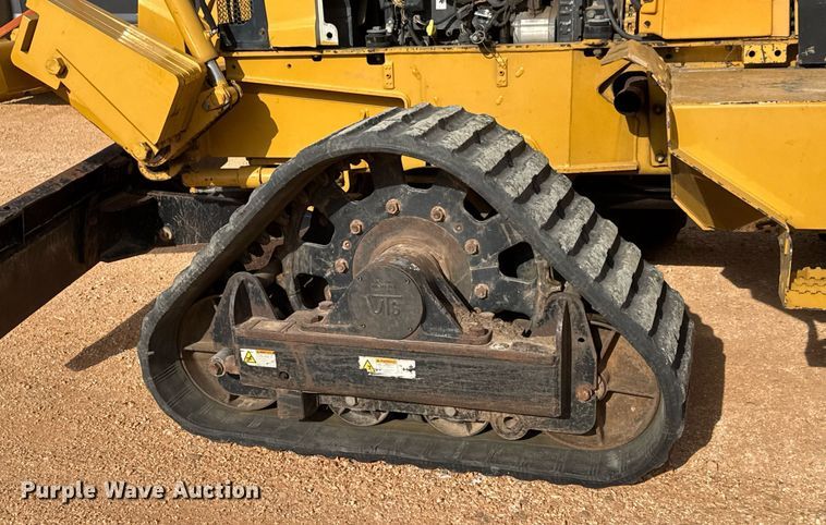 image for item EQ1230 2007 Vermeer RTX1250 cable plow