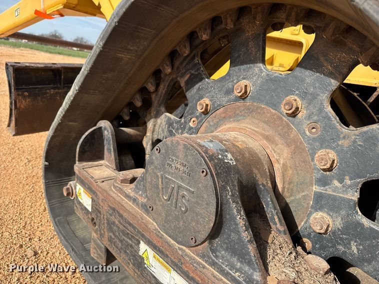 image for item EQ1230 2007 Vermeer RTX1250 cable plow