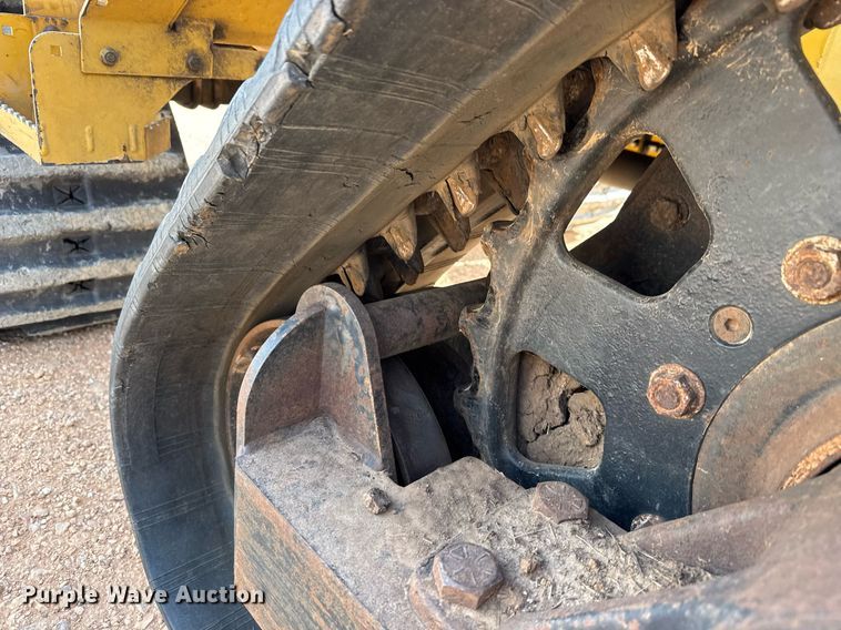 image for item EQ1230 2007 Vermeer RTX1250 cable plow