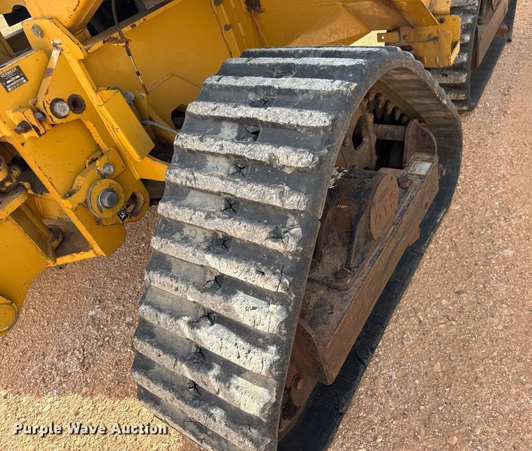 image for item EQ1230 2007 Vermeer RTX1250 cable plow