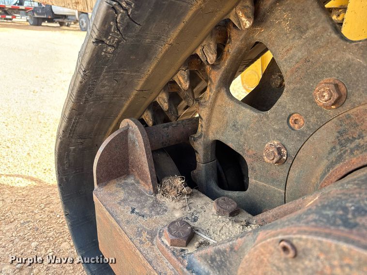 image for item EQ1230 2007 Vermeer RTX1250 cable plow